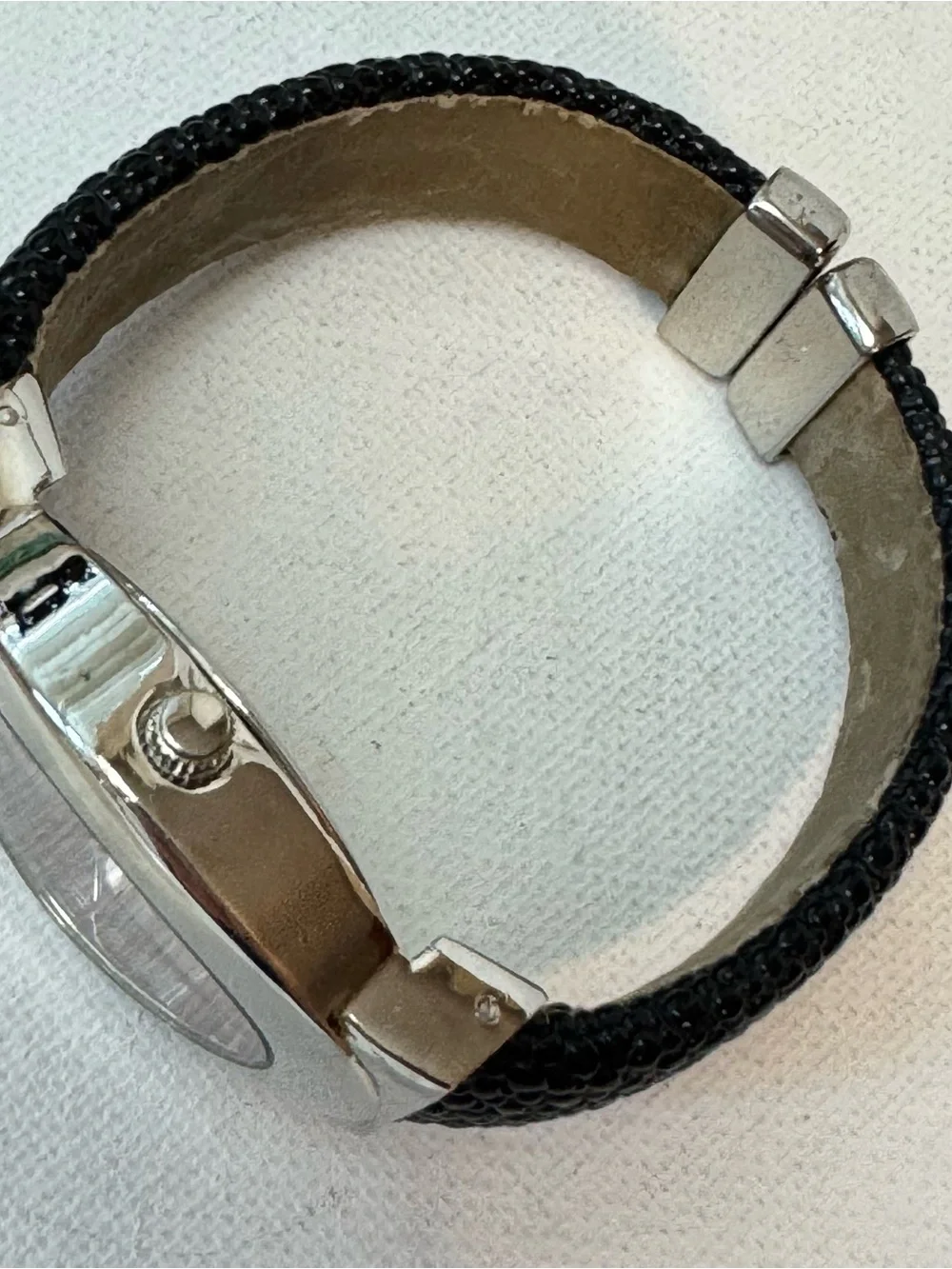 Vintage Chico's Red Dial Women's 6.25